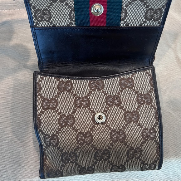 Vintage Gucci Brown Monogram Wallet with Red and Green Stripe - Picture 3 of 5